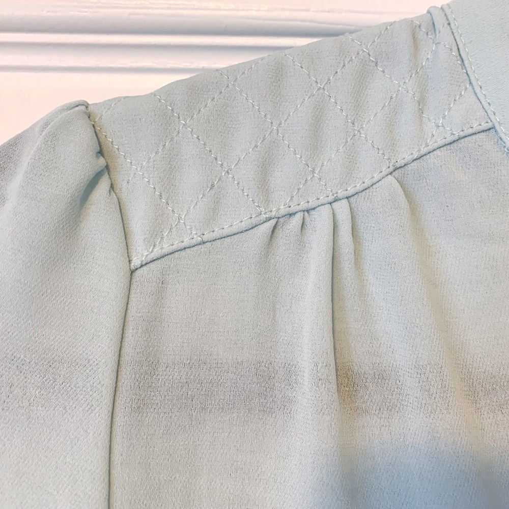 DYNAMITE Blouse - Picture 3 of 7